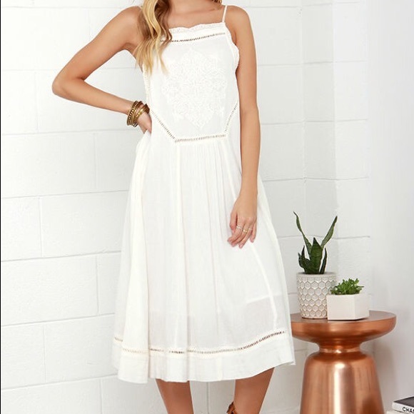 Billabong Dresses & Skirts - Billabong Sea Goddess Ivory Midi Dress Lace